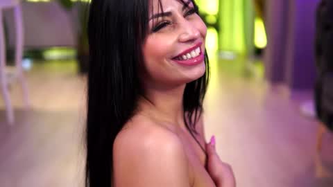 Delilah online show from May 2026 04:07:02 AM