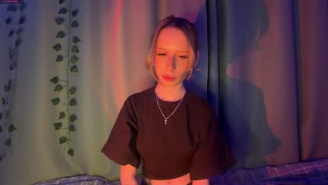 Della online show from April 2026 05:07:01 PM