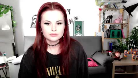 dellacrush_ online show from October 2025 09:35:02 AM