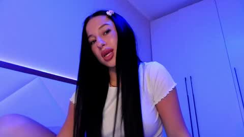 Snapshot of delly_love chatting on May 2026 07:31:01 PM delly_love online show from May 2026 07:31:01 PM