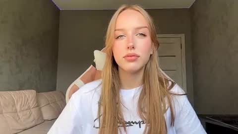 Mia online show from July 2026 01:19:01 PM