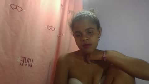 Snapshot of delphineee chatting on April 2026 06:46:02 PM delphine online show from April 2026 06:46:02 PM