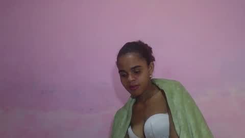 Snapshot of delphineee chatting on May 2026 06:16:02 PM delphine online show from May 2026 06:16:02 PM