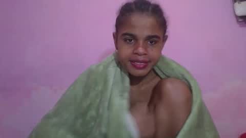 Snapshot of delphineee chatting on May 2026 05:43:01 PM delphine online show from May 2026 05:43:01 PM
