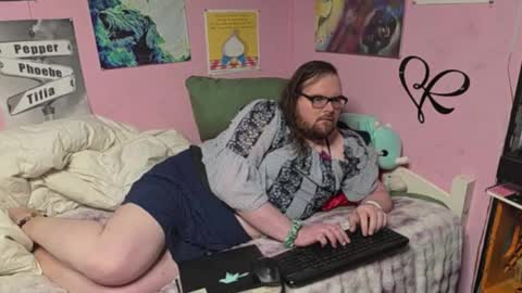 Snapshot of delta_0042 chatting on April 2026 01:27:02 PM Delta online show from April 2026 01:27:02 PM