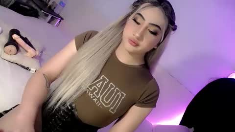 Chesca online show from November 2025 06:24:02 AM