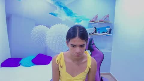 Snapshot of demi_leed chatting on November 2025 12:38:01 PM DEMI online show from November 2025 12:38:01 PM