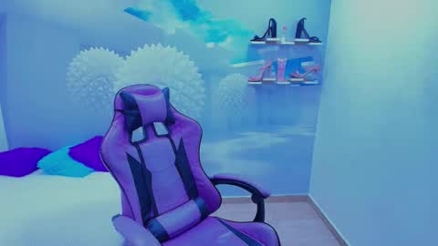 Snapshot of demi_leed chatting on November 2025 12:20:01 PM DEMI online show from November 2025 12:20:01 PM