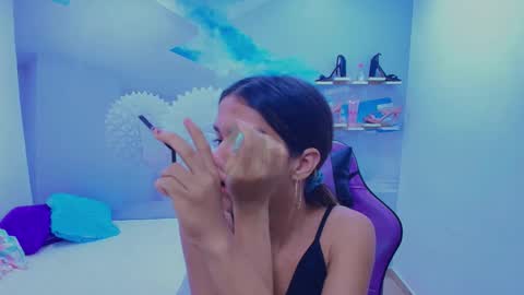 Snapshot of demi_leed chatting on November 2025 11:32:02 AM DEMI online show from November 2025 11:32:02 AM