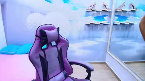 Snapshot of demi_leed chatting on April 2026 11:49:01 AM DEMI online show from April 2026 11:49:01 AM