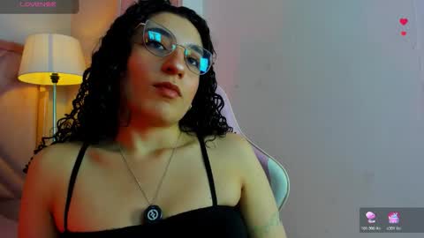 Snapshot of demijones_ chatting on February 2026 03:40:02 AM Demi online show from February 2026 03:40:02 AM