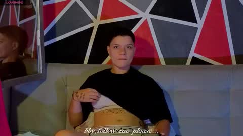 DEMI online show from October 2025 12:39:02 PM