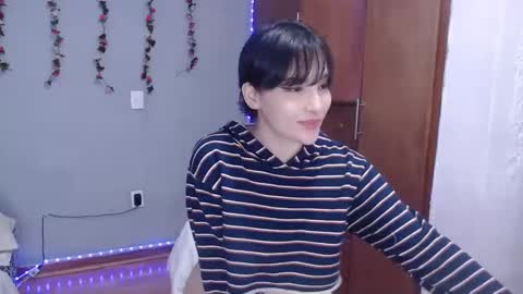 Snapshot of deni_bloom chatting on December 2024 01:48:01 AM Denisse schedule Monday to Friday 1300-1900 mexican time Saturday-maybe it could be a surprise IDEPENDENT MODEL online show from December 2024 01:48:01 AM