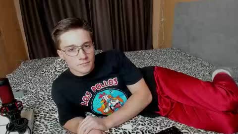 Snapshot of deni_boy99 chatting on October 2025 06:46:02 PM Deni online show from October 2025 06:46:02 PM