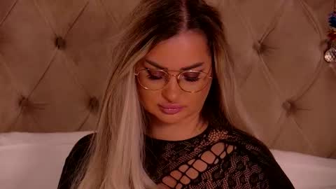 Ela online show from February 2026 09:53:01 PM