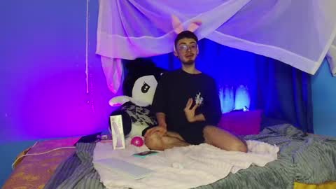 Snapshot of dennis_moons chatting on April 2026 04:21:01 AM Dennis online show from April 2026 04:21:01 AM