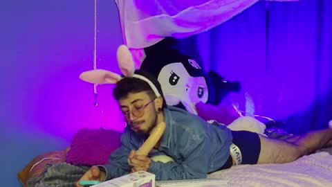 Snapshot of dennis_moons chatting on May 2026 05:35:02 AM Dennis online show from May 2026 05:35:02 AM