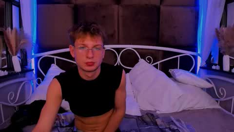 Dennis online show from November 2025 04:40:02 PM