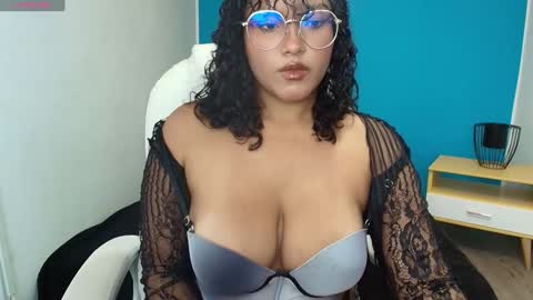 Dephne online show from December 2024 01:18:02 PM