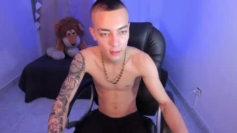 Snapshot of dereck_boyy_ chatting on February 2026 05:01:01 AM Dereck Boy online show from February 2026 05:01:01 AM