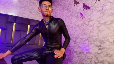 Dereck online show from December 2025 10:22:02 AM