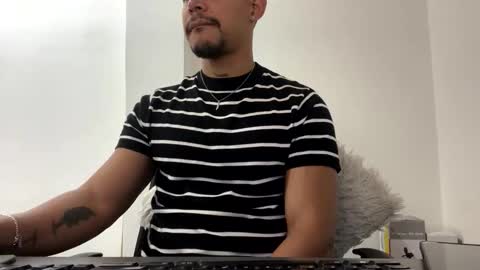 Snapshot of dereck_myers chatting on April 2026 11:53:01 PM Dereck Myers online show from April 2026 11:53:01 PM