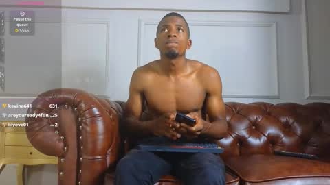 dereckwolf_ online show from October 2025 12:30:02 PM