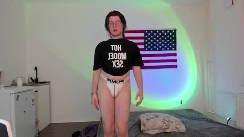 Derek online show from December 2025 09:09:02 PM