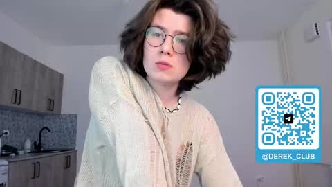 Snapshot of derek_shameless chatting on April 2026 08:53:02 PM Derek online show from April 2026 08:53:02 PM