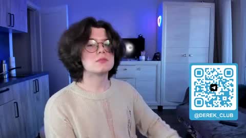 Snapshot of derek_shameless chatting on May 2026 01:44:01 AM Derek online show from May 2026 01:44:01 AM