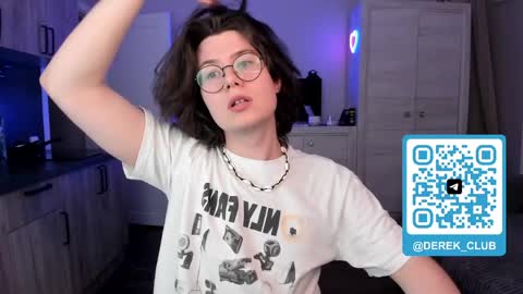 Snapshot of derek_shameless chatting on May 2026 08:36:02 PM Derek online show from May 2026 08:36:02 PM