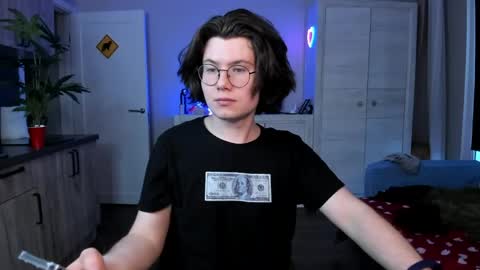 Snapshot of derek_shameless chatting on May 2026 06:04:02 PM Derek online show from May 2026 06:04:02 PM