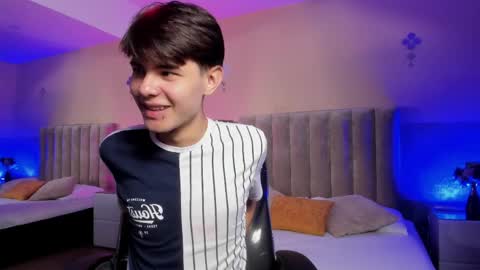 derek_sinn online show from April 2026 08:53:02 PM