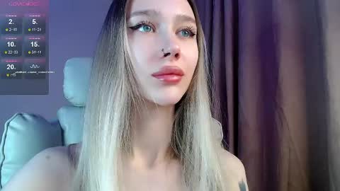 Snapshot of des_ch chatting on May 2026 05:43:01 PM Ari online show from May 2026 05:43:01 PM