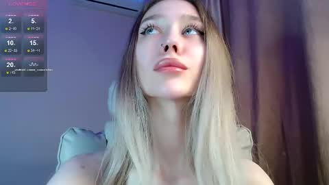 Snapshot of des_ch chatting on May 2026 05:12:02 PM Ari online show from May 2026 05:12:02 PM