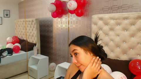 Snapshot of desire_sara chatting on February 2025 12:48:01 PM Sara Desire online show from February 2025 12:48:01 PM