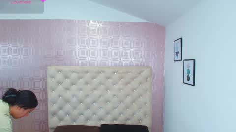 Snapshot of desire_sara chatting on March 2025 12:27:02 PM Sara Desire online show from March 2025 12:27:02 PM