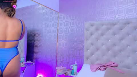 Snapshot of desire_sara chatting on October 2025 12:25:01 PM Sara Desire online show from October 2025 12:25:01 PM