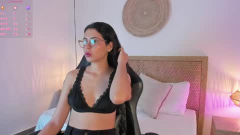Snapshot of desireee_ chatting on May 2026 12:10:01 PM desire online show from May 2026 12:10:01 PM