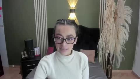 Snapshot of desiring__angel chatting on February 2025 04:22:02 AM Desiring Angel online show from February 2025 04:22:02 AM