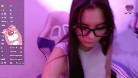 destinya_ online show from May 2026 11:15:02 AM