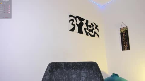 desty_y online show from November 2025 03:49:01 AM