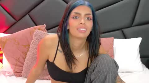 Snapshot of deuxgold chatting on March 2026 09:48:01 AM DEUX online show from March 2026 09:48:01 AM