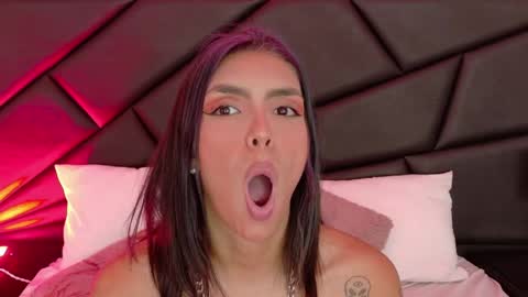 Snapshot of deuxgold chatting on April 2026 04:17:02 AM DEUX online show from April 2026 04:17:02 AM