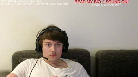 Snapshot of devantheplug chatting on December 2024 10:32:01 AM Devan online show from December 2024 10:32:01 AM