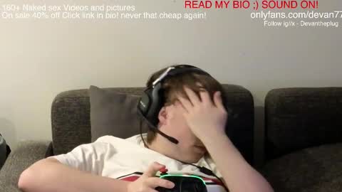 Snapshot of devantheplug chatting on March 2025 10:43:02 AM Devan online show from March 2025 10:43:02 AM