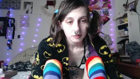 Snapshot of devilg1rl chatting on February 2025 08:06:01 AM poutyangel online show from February 2025 08:06:01 AM