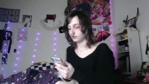 Snapshot of devilg1rl chatting on February 2025 03:48:01 AM poutyangel online show from February 2025 03:48:01 AM