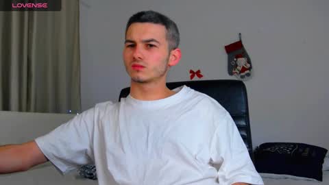 devin_ho online show from December 2024 07:43:01 PM