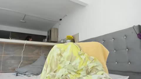 Snapshot of dewolk chatting on November 2025 10:14:01 AM thumb up me please its important online show from November 2025 10:14:01 AM